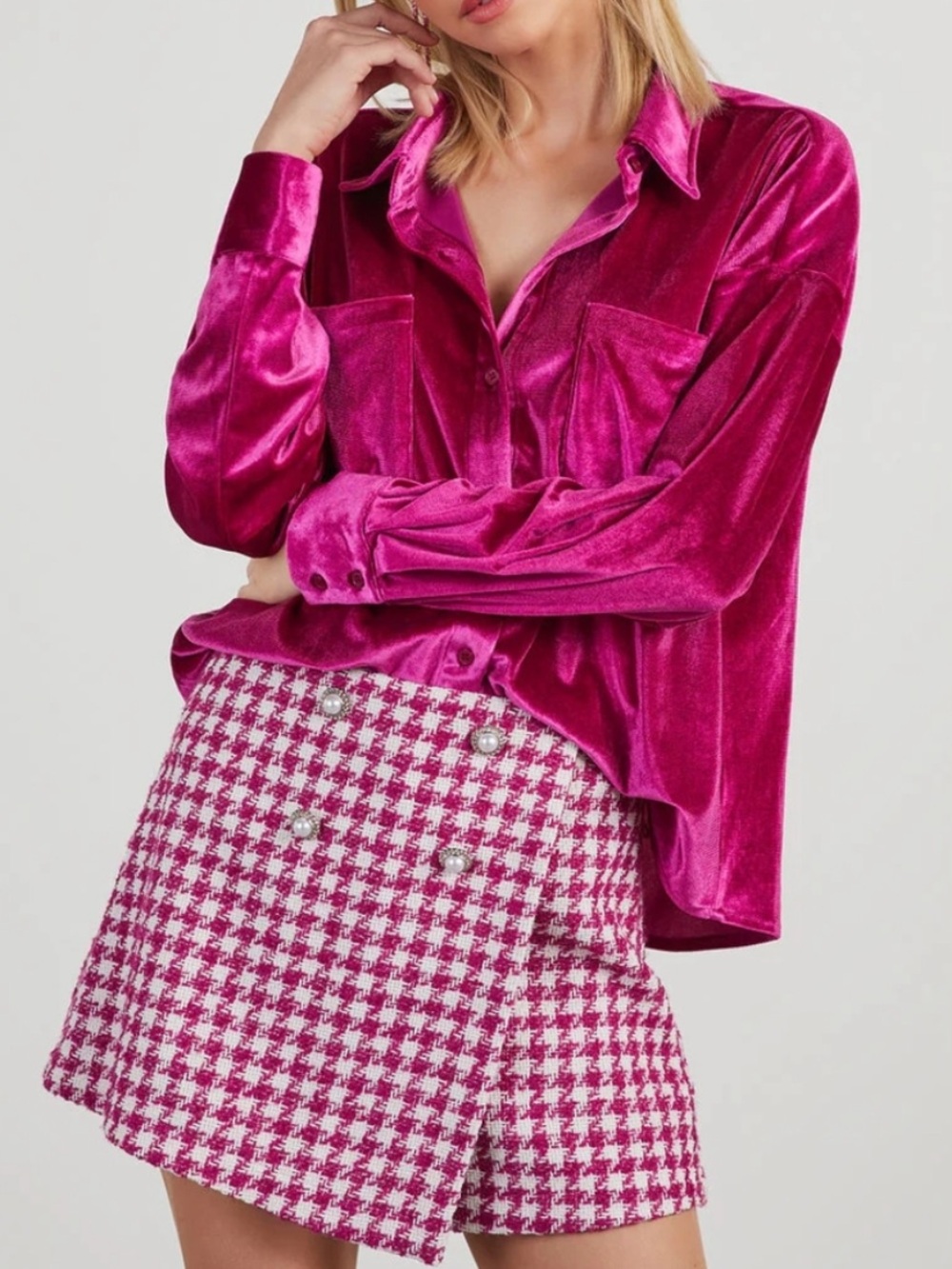 Vici Velvet Button-Up Shirt in Fuchsia Pink Size M